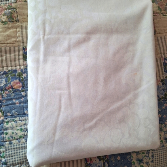 WHITE Cannon twin scroll pattern flat - Picture 2 of 12